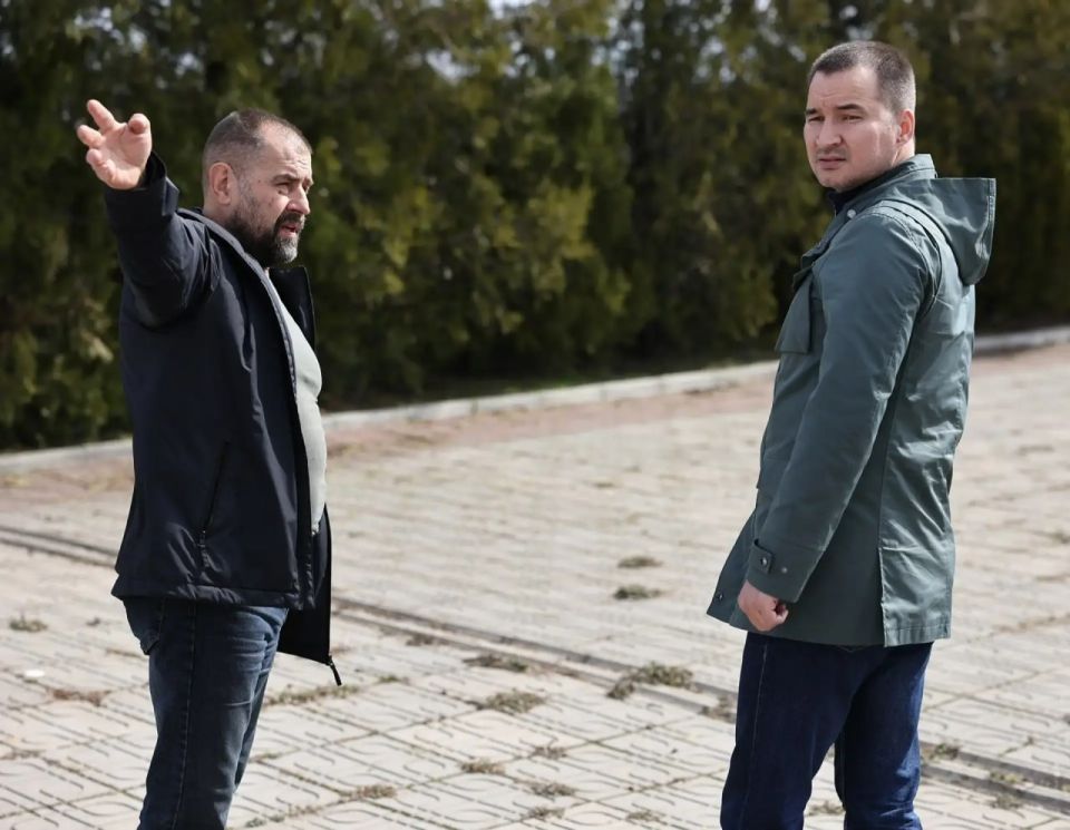 Заместитель Премьер-министра Республики Татарстан Ринат Садыков совместно с главой Лисичанска Эдуардом Сахненко посетили населённые пункты Лисичанского городского округа — Новодружеск и Приволье Заместитель Премьер-министра Республики Татарстан Ринат Садыков совместно с главой Лисичанска Эдуардом Сахненко посетили населённые пункты Лисичанского городского округа — Новодружеск и Приволье