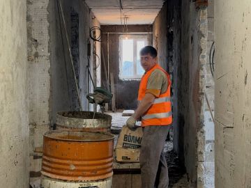 Пункт временного размещения в Первомайске, ставший домом для многих, кто был вынужден покинуть свои дома из-за боевых действий, преображается благодаря народной программе «Единой России»