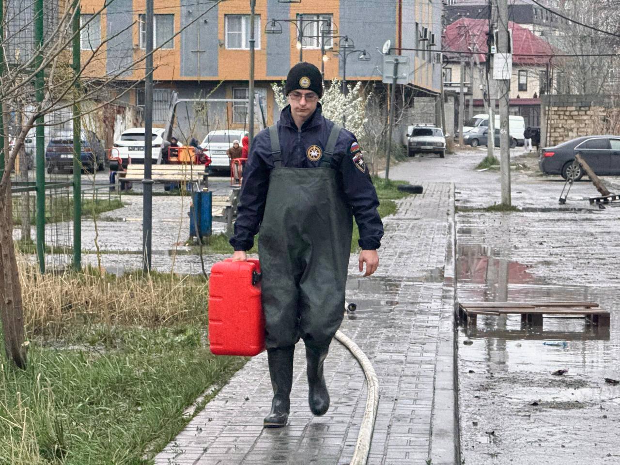 Добровольцы ВСКС из ЛНР участвуют в ликвидации последствий ЧС в Дагестане Добровольцы ВСКС из ЛНР участвуют в ликвидации последствий ЧС в Дагестане