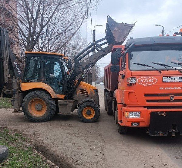 Коммунальными службами проведены работы на территории города Коммунальными службами проведены работы на территории города