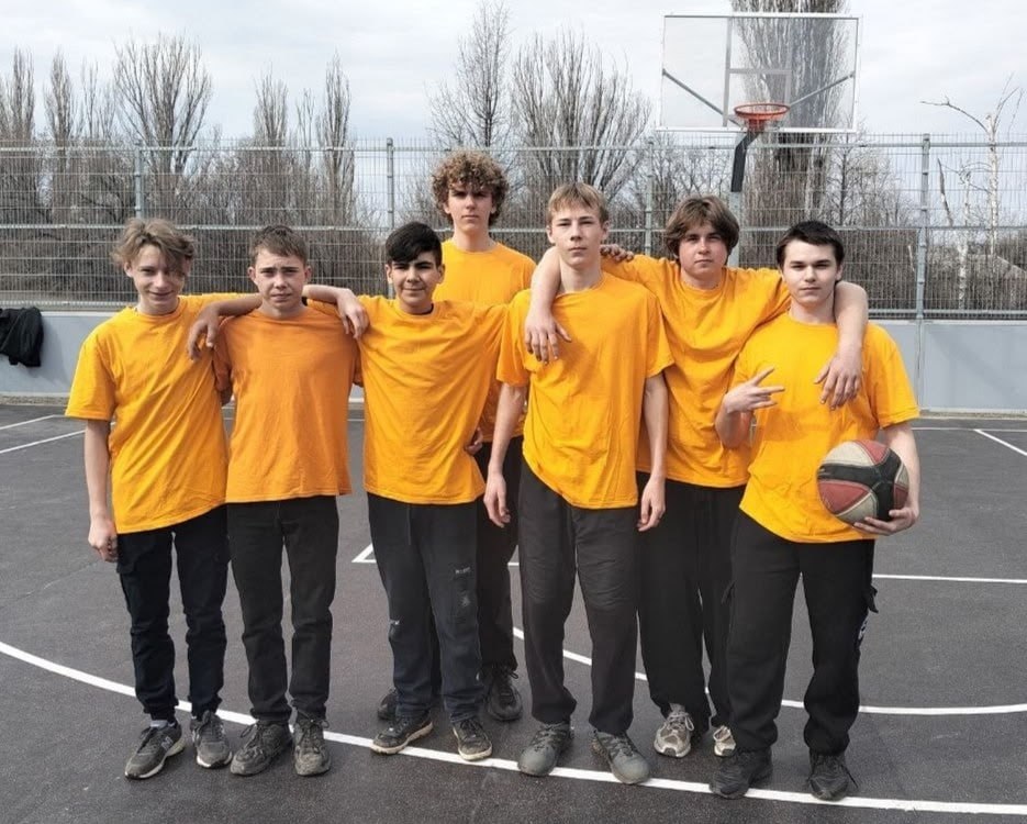 В городе Лутугино прошло физкультурное мероприятие по баскетболу В городе Лутугино прошло физкультурное мероприятие по баскетболу