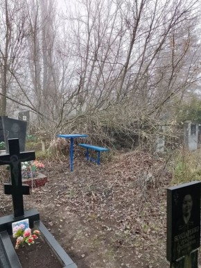 Андрей Рубанцов: МБУ «Ритуальная служба города Ровеньки» проводит уборку на Центральном кладбище