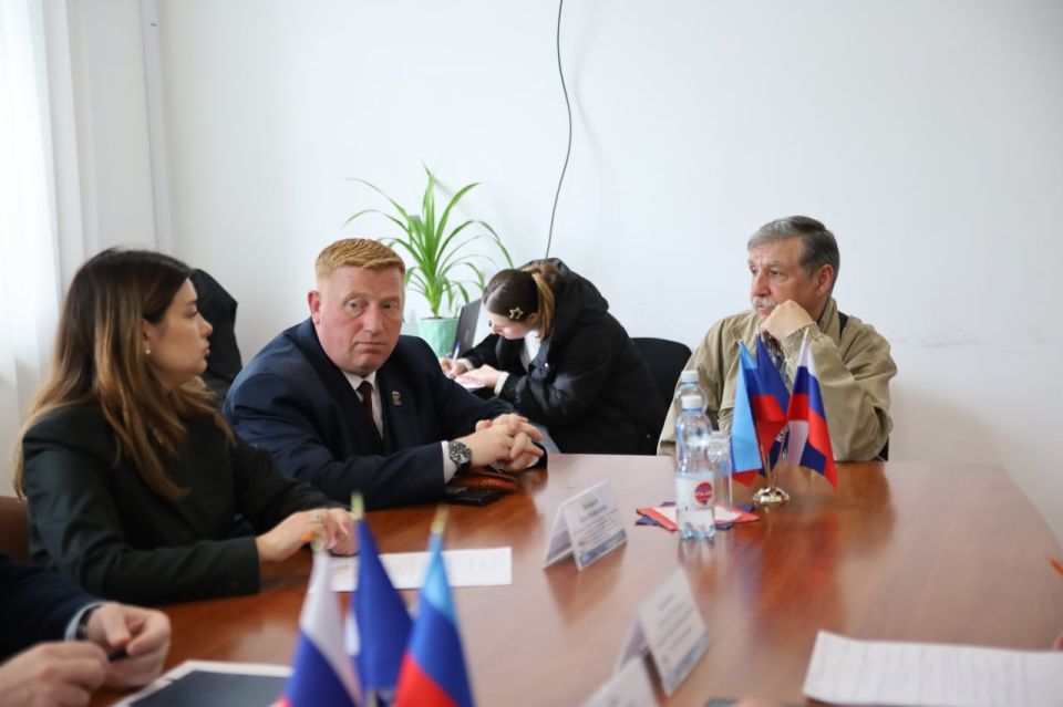 Более 200 человек обратились на прием в Единую Россию Более 200 человек обратились на прием в Единую Россию