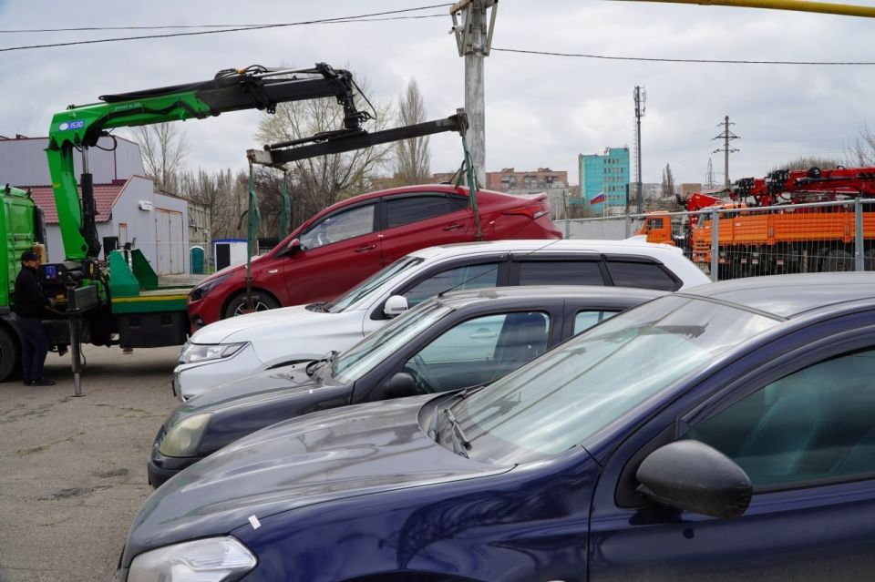 В ЛНР начали работать штрафстоянки для задержанных авто В ЛНР начали работать штрафстоянки для задержанных авто