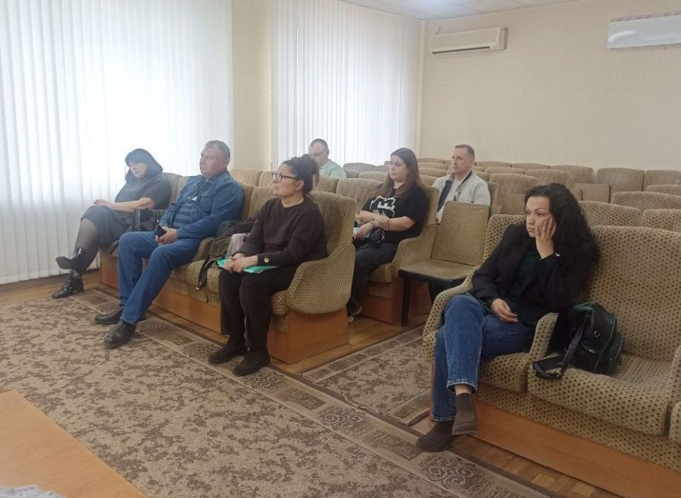 ЗАСЕДАНИЕ РАБОЧЕЙ ГРУППЫ ПО ПРОТИВОДЕЙСТВИЮ НЕЛЕГАЛЬНОЙ ЗАНЯТОСТИ НА ТЕРРИТОРИИ МУНИЦИПАЛЬНОГО ОБРАЗОВАНИЯ ГОРОДСКОЙ ОКРУГ ГОРОД ЛУГАНСК ЗАСЕДАНИЕ РАБОЧЕЙ ГРУППЫ ПО ПРОТИВОДЕЙСТВИЮ НЕЛЕГАЛЬНОЙ ЗАНЯТОСТИ НА ТЕРРИТОРИИ МУНИЦИПАЛЬНОГО ОБРАЗОВАНИЯ ГОРОДСКОЙ ОКРУГ ГОРОД ЛУГАНСК