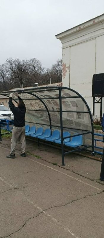 На стадионе Авангард выполняются работы по благоустройству На стадионе Авангард выполняются работы по благоустройству
