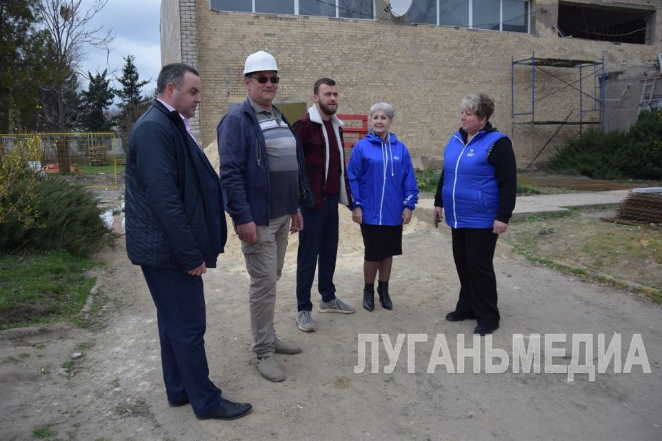 Ремонтно-восстановительные работы в ДЮСШ Славяносербска Ремонтно-восстановительные работы в ДЮСШ Славяносербска