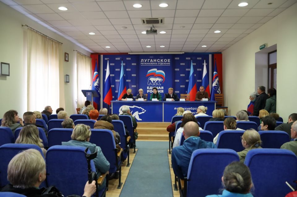 Более 200 человек обратились на прием в Единую Россию Более 200 человек обратились на прием в Единую Россию