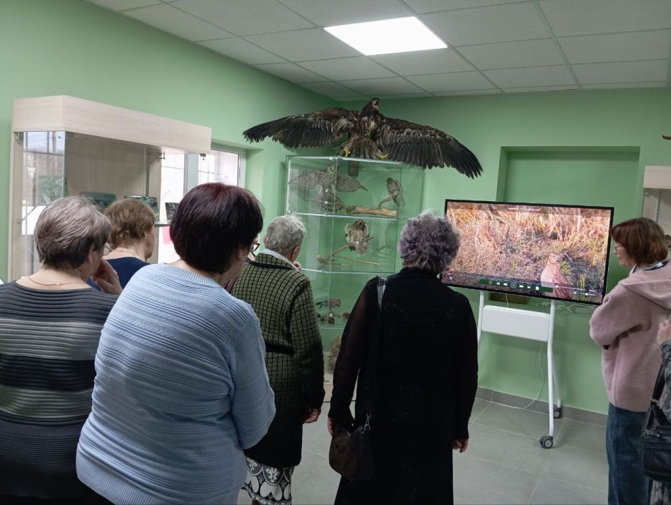 Пенсионеры из ЛНР посещают с экскурсиями уголки родной земли Пенсионеры из ЛНР посещают с экскурсиями уголки родной земли