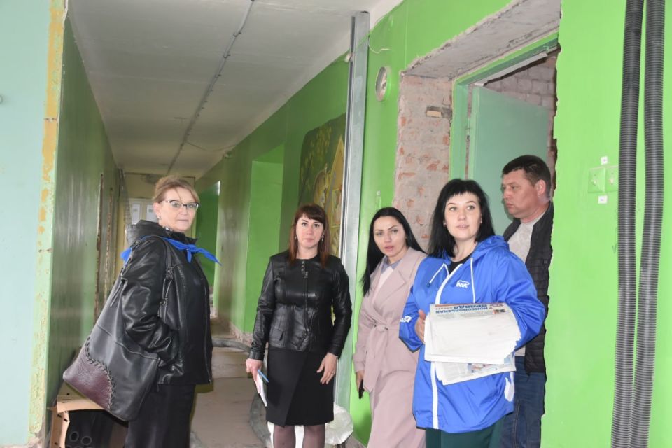 Единая Россия проинспектировала ход ремонтных работ в Новопсковской больнице Единая Россия проинспектировала ход ремонтных работ в Новопсковской больнице