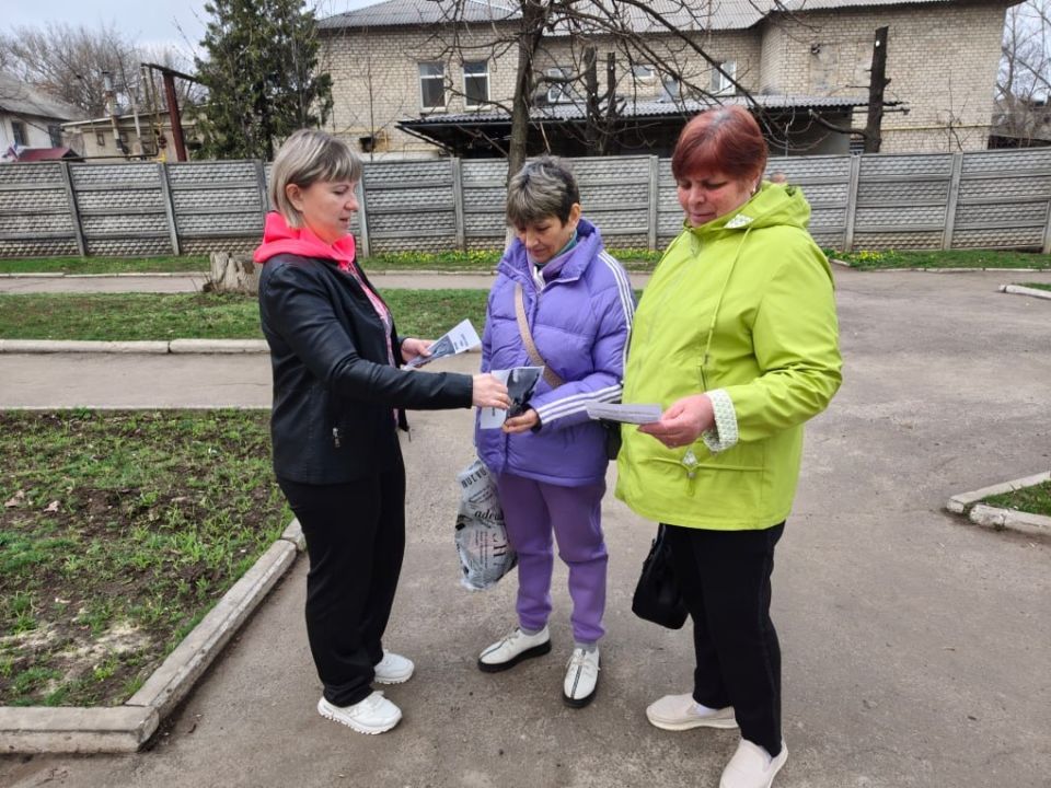 Библиотеки-филиалы МБУ «Славяносербская центральная библиотека» провели цикл мероприятий "Жить в полный рост - и то непросто, а умереть попробуй в полный рост" Библиотеки-филиалы МБУ «Славяносербская центральная библиотека» провели цикл мероприятий "Жить в полный рост - и то непросто, а умереть попробуй в полный рост"