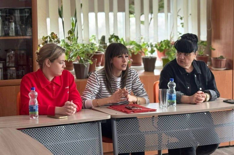 Классная встреча Первых. В Ленинской средней школе состоялось яркое и вдохновляющее событие — «Классная встреча Первых», в рамках которой прошёл «Круглый стол» с приглашёнными специалистами по организации работы Движения... Классная встреча Первых. В Ленинской средней школе состоялось яркое и вдохновляющее событие — «Классная встреча Первых», в рамках которой прошёл «Круглый стол» с приглашёнными специалистами по организации работы Движения...