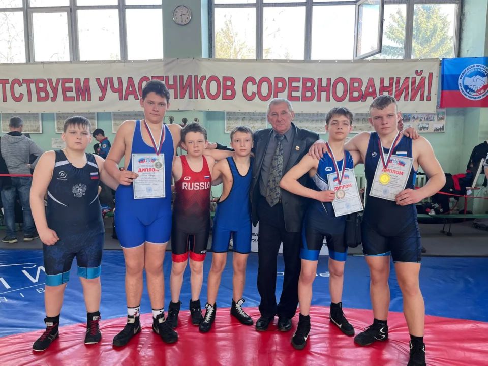 Луганск собрал юных борцов: наши — в призерах! Луганск собрал юных борцов: наши — в призерах!