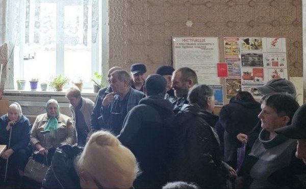 В Вахрушево прошел выездной прием специалистов центра занятости и соцзащиты В Вахрушево прошел выездной прием специалистов центра занятости и соцзащиты