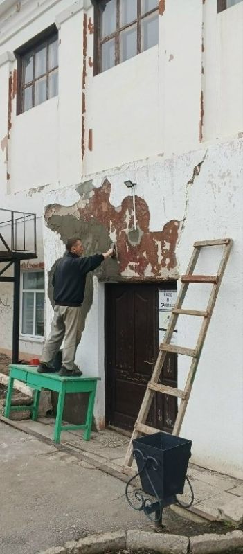 На стадионе Авангард выполняются работы по благоустройству На стадионе Авангард выполняются работы по благоустройству