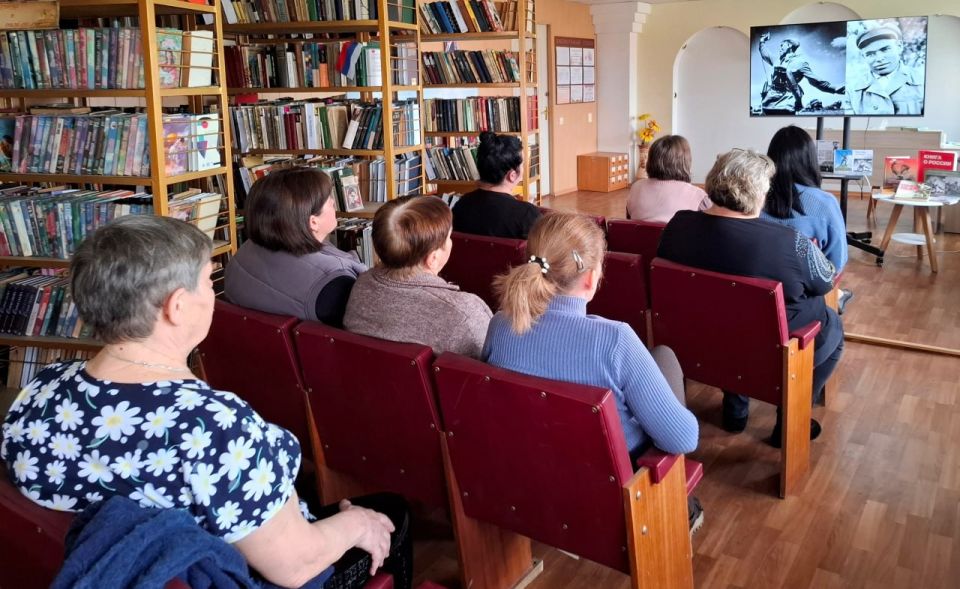 Библиотеки-филиалы МБУ «Славяносербская центральная библиотека» провели цикл мероприятий "Жить в полный рост - и то непросто, а умереть попробуй в полный рост" Библиотеки-филиалы МБУ «Славяносербская центральная библиотека» провели цикл мероприятий "Жить в полный рост - и то непросто, а умереть попробуй в полный рост"