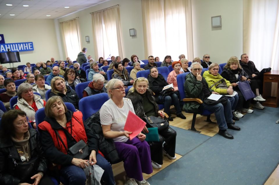 Более 200 человек обратились на прием в Единую Россию Более 200 человек обратились на прием в Единую Россию