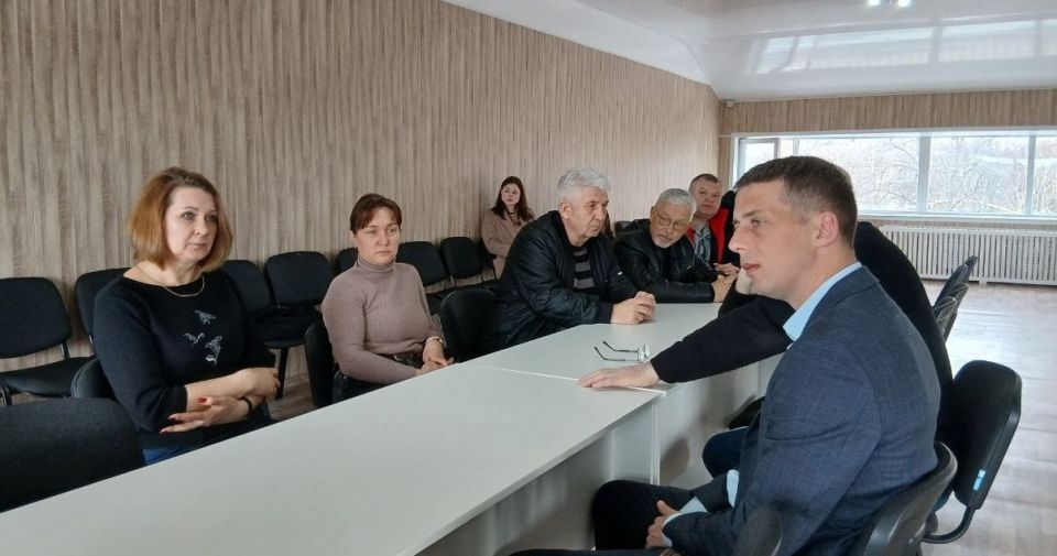 Кировск с рабочим визитом посетил Министр спорта ЛНР Олег Шеренешев Кировск с рабочим визитом посетил Министр спорта ЛНР Олег Шеренешев