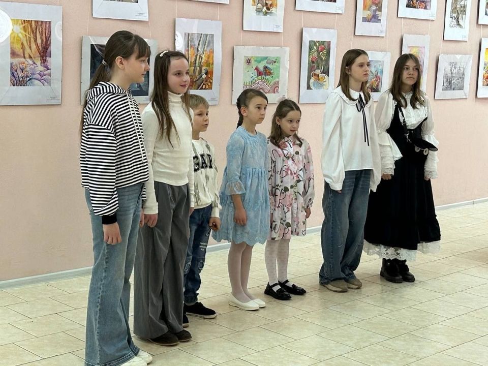 В Республиканской библиотеке имени Горького открылась выставка работ воспитанников школы искусств В Республиканской библиотеке имени Горького открылась выставка работ воспитанников школы искусств