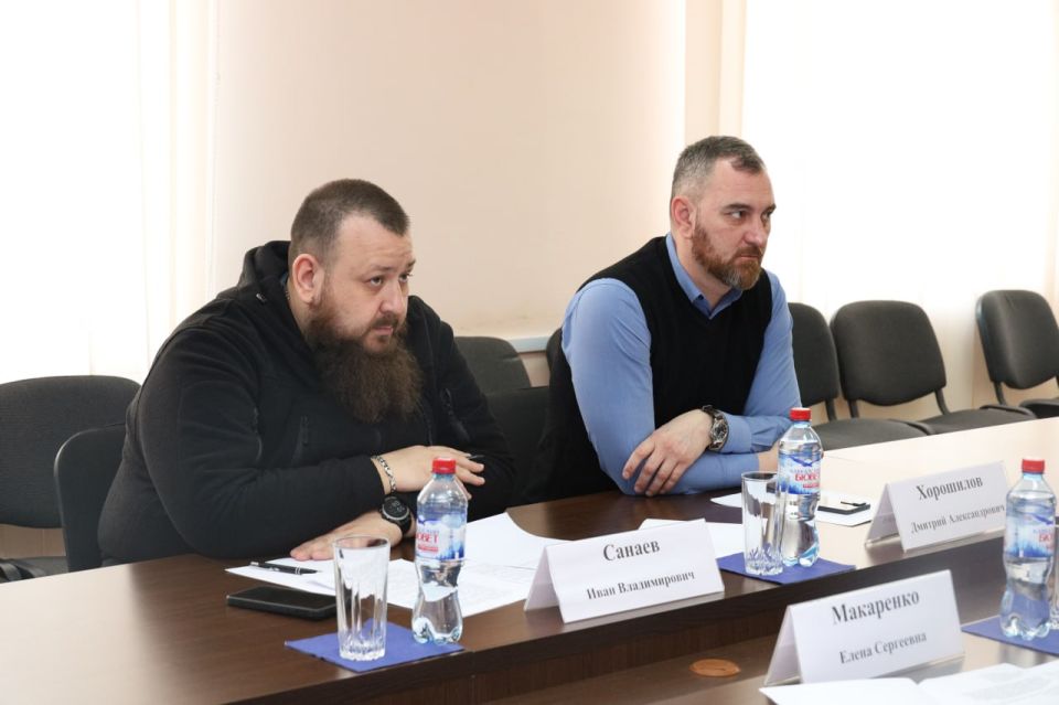 В Народном Совете ЛНР обсудили порядок предоставления компенсационных выплат на приобретение твердого бытового топлива В Народном Совете ЛНР обсудили порядок предоставления компенсационных выплат на приобретение твердого бытового топлива