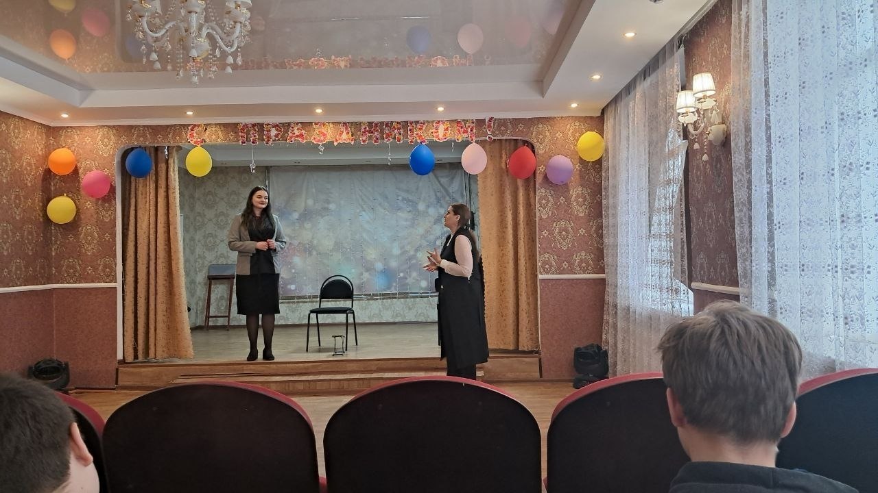 В Лутугинской Детской музыкальной школе им. А.П. Тертычного прошел концерт гитарной музыки «Посвящение земле русской» В Лутугинской Детской музыкальной школе им. А.П. Тертычного прошел концерт гитарной музыки «Посвящение земле русской»