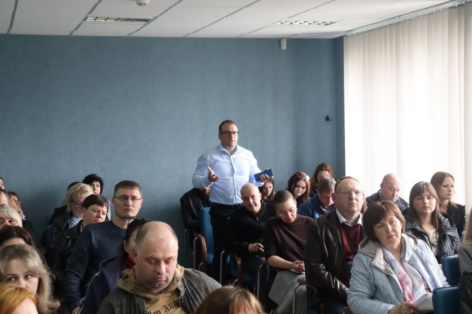 Минюст ЛНР провел рабочее совещание с представителями муниципальных образований республики Минюст ЛНР провел рабочее совещание с представителями муниципальных образований республики