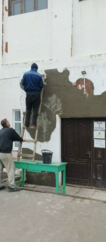 На стадионе Авангард выполняются работы по благоустройству На стадионе Авангард выполняются работы по благоустройству