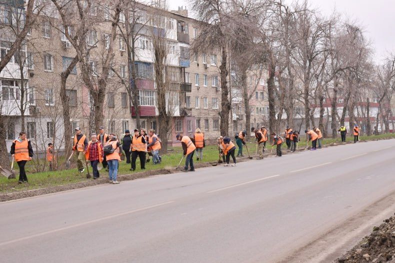 В Свердловском округе коммунальщики работают по плану благоустройства округа и по обращениям граждан В Свердловском округе коммунальщики работают по плану благоустройства округа и по обращениям граждан