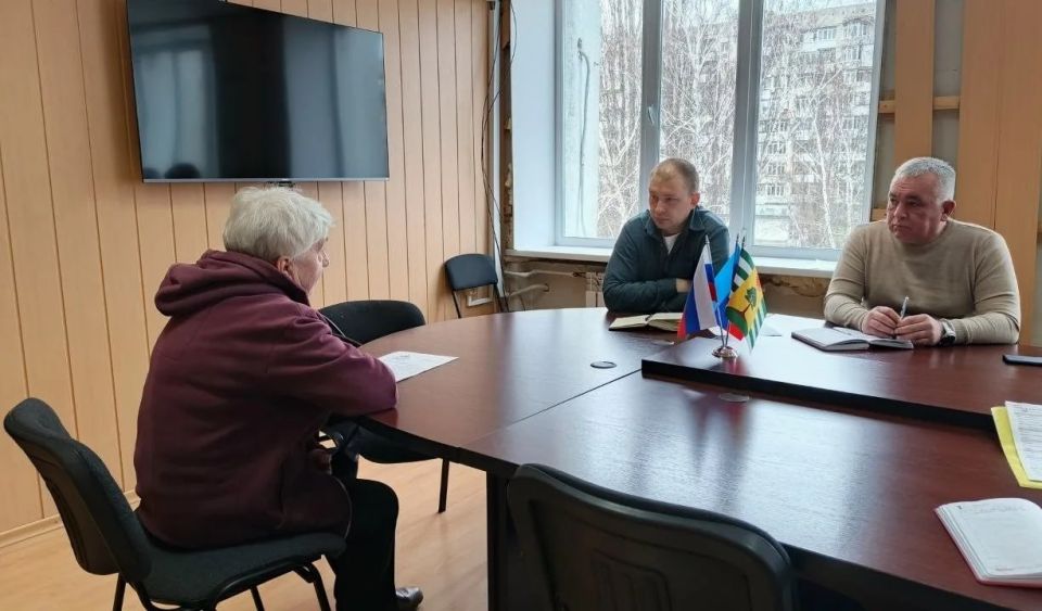 Евгений Шаталин: Провёл плановый приём граждан, на котором присутствовал начальник УЖКХ администрации Константин Мартовицкий Евгений Шаталин: Провёл плановый приём граждан, на котором присутствовал начальник УЖКХ администрации Константин Мартовицкий