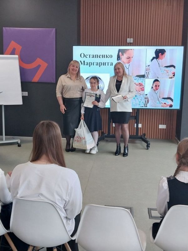 Константин Бутримов: В Луганске торжественно наградили победителей фотоконкурса «Будни моих родителей» Константин Бутримов: В Луганске торжественно наградили победителей фотоконкурса «Будни моих родителей»