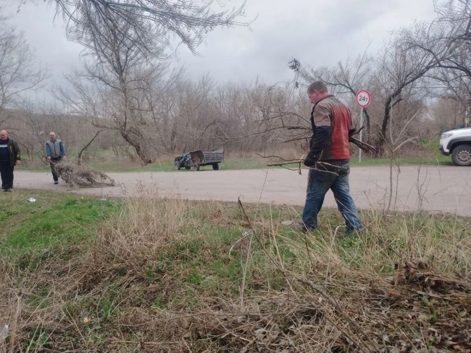 В Краснодонском муниципальном округе активно реализуются мероприятия по благоустройству территорий, направленные на создание комфортной и ухоженной среды для жителей В Краснодонском муниципальном округе активно реализуются мероприятия по благоустройству территорий, направленные на создание комфортной и ухоженной среды для жителей