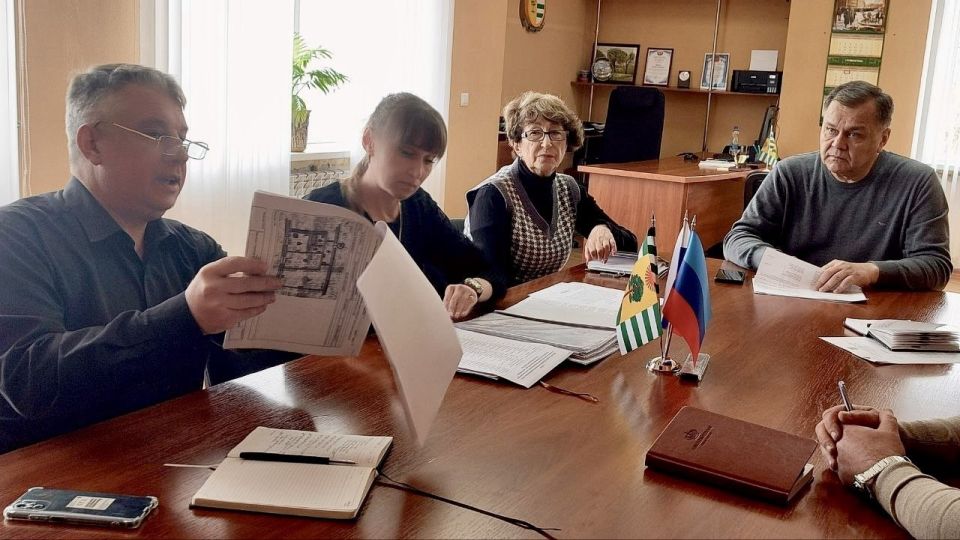 Первый заместитель главы администрации Игорь Шмидт провёл рабочее заседание межведомственной комиссии Первый заместитель главы администрации Игорь Шмидт провёл рабочее заседание межведомственной комиссии