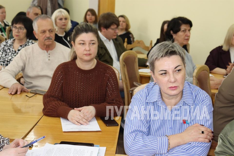 Глава городского округа г. Стаханов Наталия Викторовна Жулинская отчиталась перед депутатами о проделанной работе Администрации города за 2025 год Глава городского округа г. Стаханов Наталия Викторовна Жулинская отчиталась перед депутатами о проделанной работе Администрации города за 2025 год