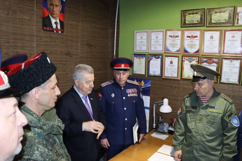 Виктор Водолацкий: Посещая муниципальные образования Луганской Народной Республики обязательно встречаюсь с казаками этих территорий