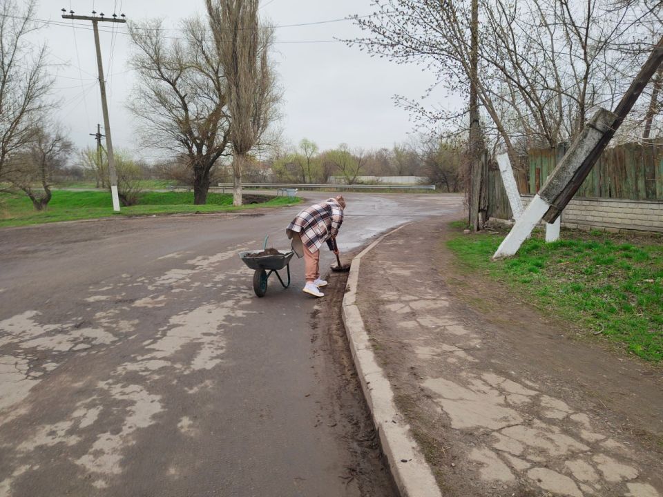 В Краснодонском муниципальном округе активно реализуются мероприятия по благоустройству территорий, направленные на создание комфортной и ухоженной среды для жителей В Краснодонском муниципальном округе активно реализуются мероприятия по благоустройству территорий, направленные на создание комфортной и ухоженной среды для жителей