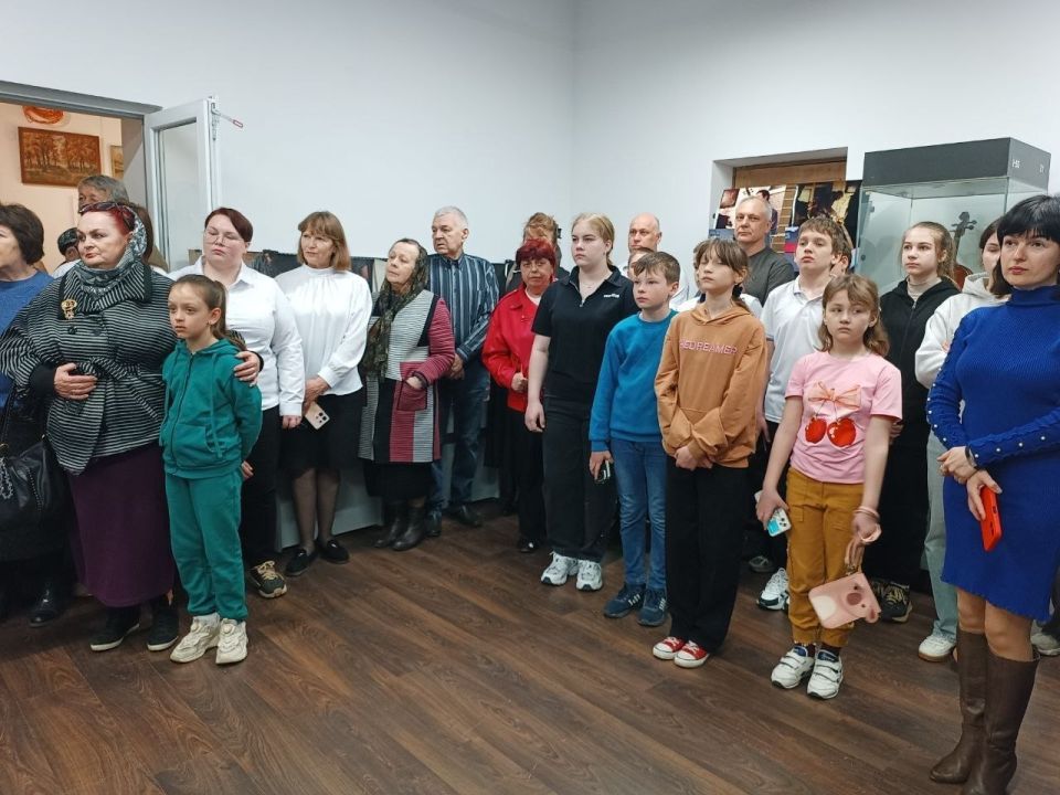 Живая душа смычка: в Станице Луганской открылась уникальная выставка скрипичных мастеров Живая душа смычка: в Станице Луганской открылась уникальная выставка скрипичных мастеров