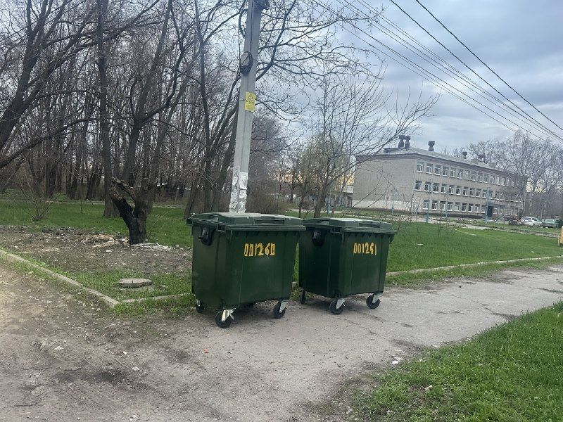 Новые контейнеры для сбора ТКО устанавливают в частном секторе города