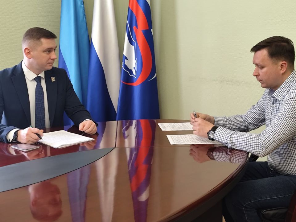 Депутат Народного Совета Алексей Белецкий подал документы для участия в предварительном голосовании Единой России Депутат Народного Совета Алексей Белецкий подал документы для участия в предварительном голосовании Единой России