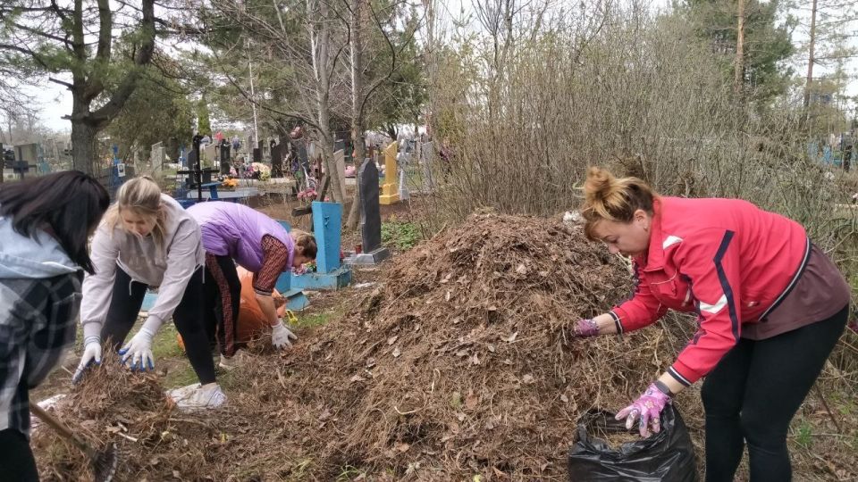 Весна объединяет: в городском округе город Ровеньки прошли субботники Весна объединяет: в городском округе город Ровеньки прошли субботники