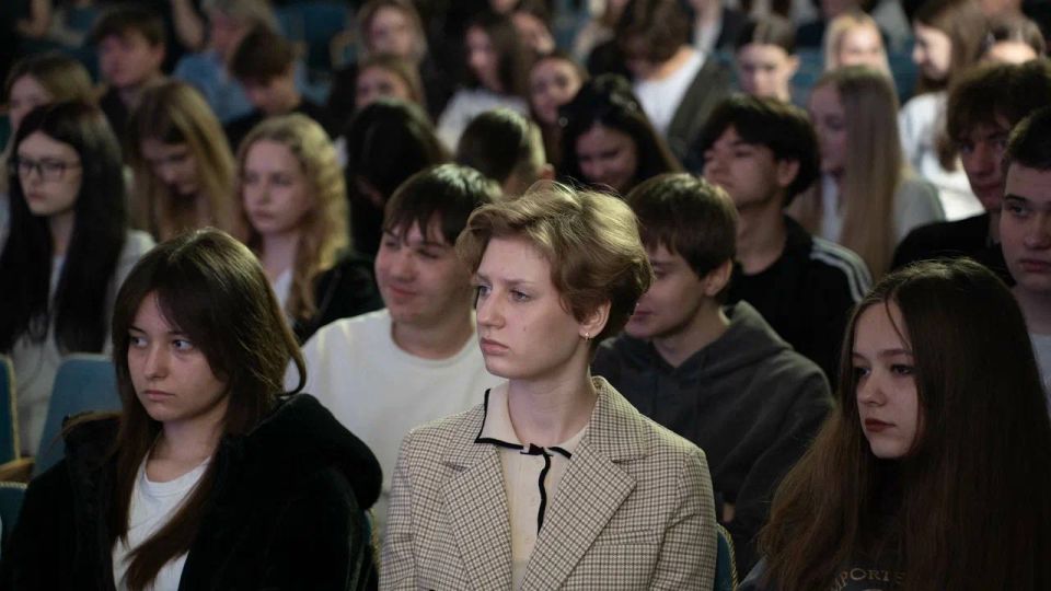 Сегодня состоялась встреча с заместителем Председателя Правительства Луганской Народной Республики — Иваном Кусовым в рамках федеральной программы «ГосСтарт.Диалог» в ЛГУ им. В. Даля Сегодня состоялась встреча с заместителем Председателя Правительства Луганской Народной Республики — Иваном Кусовым в рамках федеральной программы «ГосСтарт.Диалог» в ЛГУ им. В. Даля