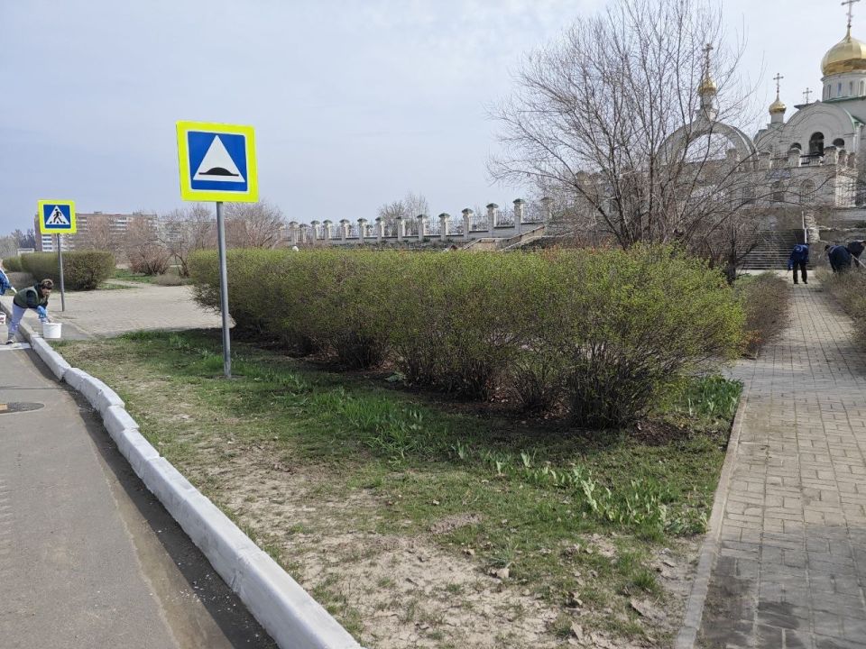 В Рубежном стартовала эстафета добрых дел «Весна – пора наводить порядки» от «Единой России» В Рубежном стартовала эстафета добрых дел «Весна – пора наводить порядки» от «Единой России»