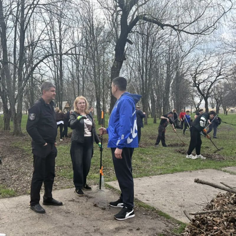 Владимир Чернев: В рамках Месяца экологии работа по благоустройству продолжилась на общественных пространствах Старобельска — в парке культуры и отдыха и в парке имени комсомольцев Владимир Чернев: В рамках Месяца экологии работа по благоустройству продолжилась на общественных пространствах Старобельска — в парке культуры и отдыха и в парке имени комсомольцев