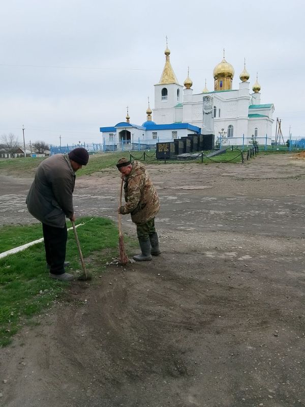 Весна объединяет: в городском округе город Ровеньки прошли субботники Весна объединяет: в городском округе город Ровеньки прошли субботники
