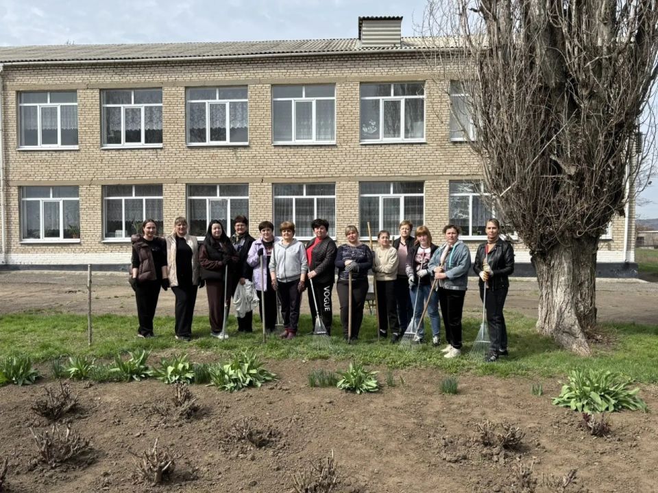 Сотрудники отдела жизнеобеспечения пгт Северный, с. Давыдо-Никольское, с. Великий Суходол, активисты Единой России, а также представители организаций и учреждений, работающих на подведомственной территории, совместно провели... Сотрудники отдела жизнеобеспечения пгт Северный, с. Давыдо-Никольское, с. Великий Суходол, активисты Единой России, а также представители организаций и учреждений, работающих на подведомственной территории, совместно провели...