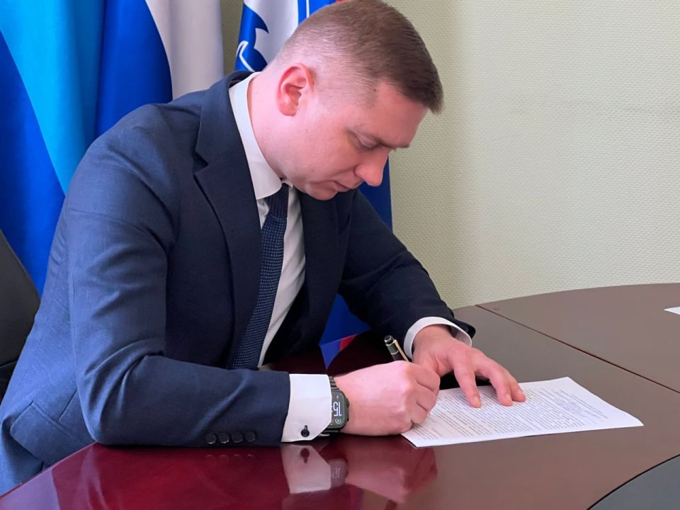 Депутат Народного Совета Алексей Белецкий подал документы для участия в предварительном голосовании Единой России Депутат Народного Совета Алексей Белецкий подал документы для участия в предварительном голосовании Единой России