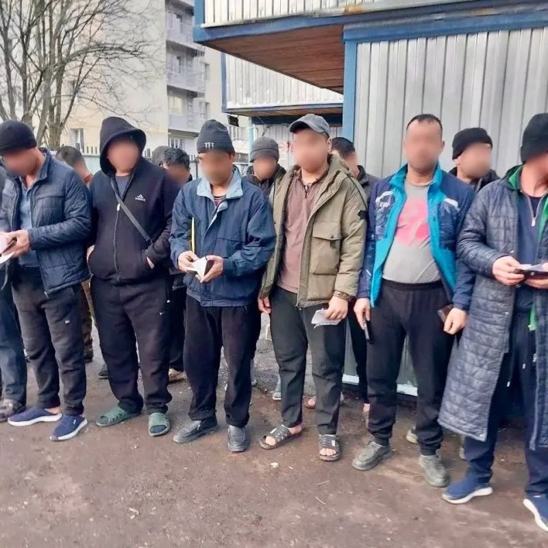 Штрафы на полмиллиона и депортация: в ЛНР прошли проверки соблюдения миграционных законов Штрафы на полмиллиона и депортация: в ЛНР прошли проверки соблюдения миграционных законов