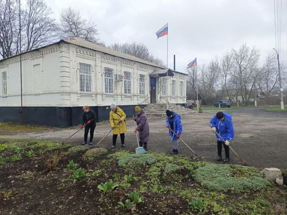 Весна объединяет: в городском округе город Ровеньки прошли субботники Весна объединяет: в городском округе город Ровеньки прошли субботники