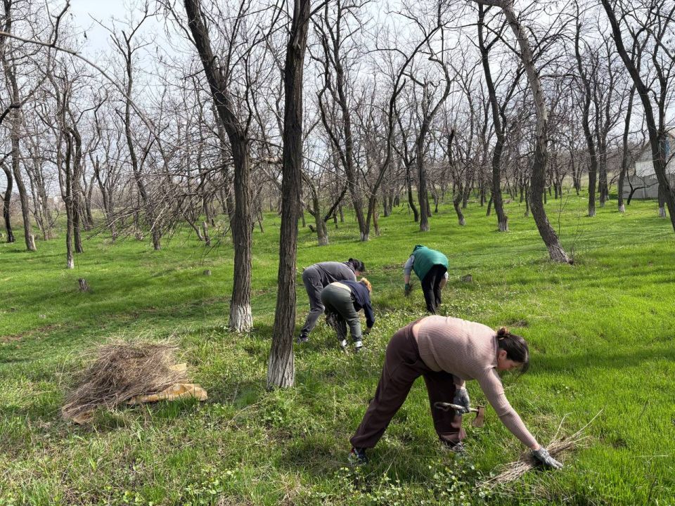 Весна объединяет: в городском округе город Ровеньки прошли субботники Весна объединяет: в городском округе город Ровеньки прошли субботники