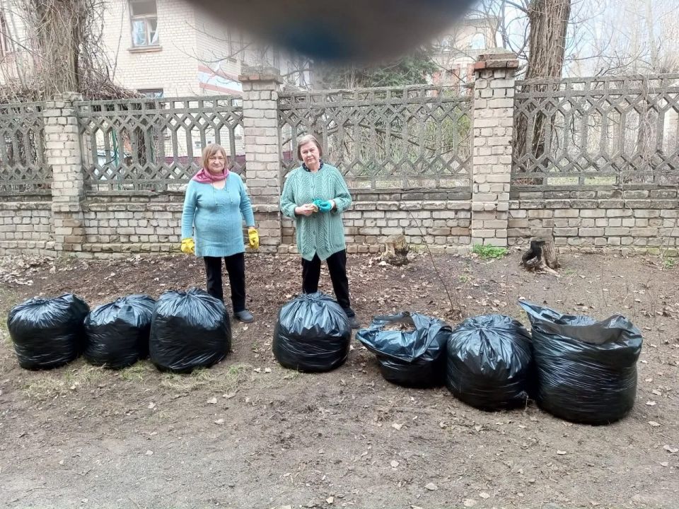 Сотрудники Рубежанского городского музея активно участвовали в общегородском субботнике Сотрудники Рубежанского городского музея активно участвовали в общегородском субботнике