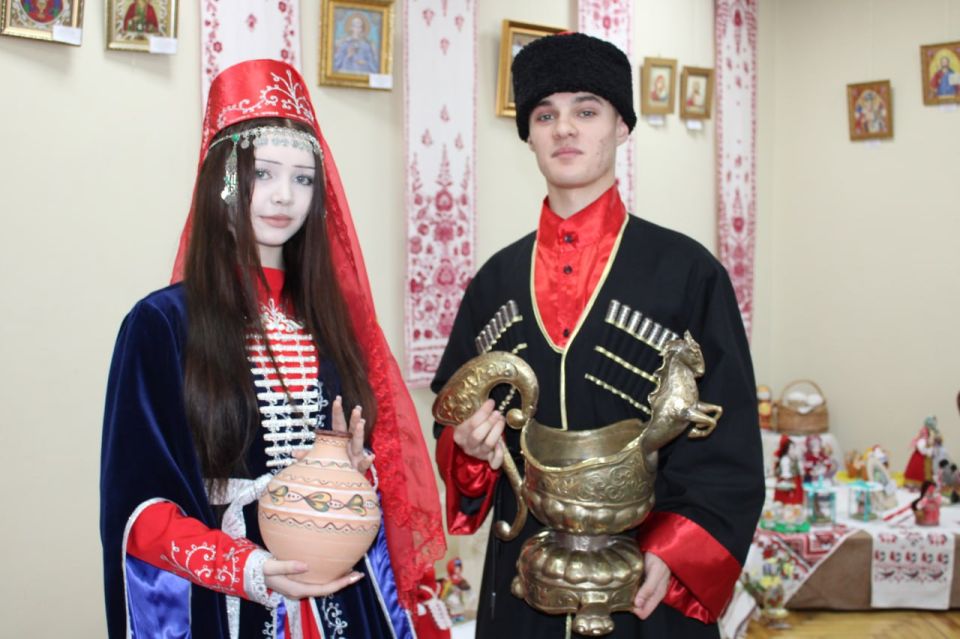 В Галерее искусств открылась республиканская выставка «Палитра народного творчества»! В Галерее искусств открылась республиканская выставка «Палитра народного творчества»!
